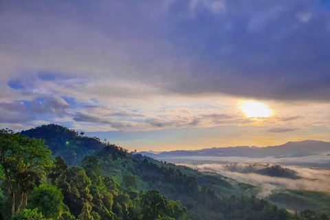 Da Khao Lak: Tour dell&#039;alba di Khao Khai Nui in fuoristrada con prima colazione