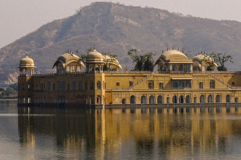 From Delhi: Jaipur & Amber Fort Guided Tour by Private Car Tour With Private Car, Driver, Guide and Entrance Tickets