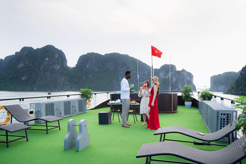 Baia di Ha Long 8 ore di tour in battello con LA CASTA DAILY CRUISESenza servizio di trasferimento