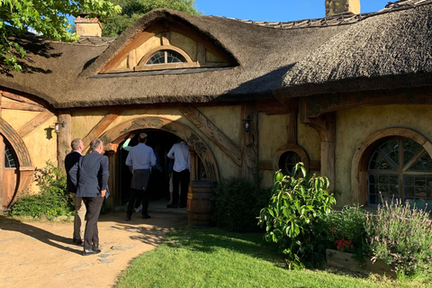 From Auckland: Hobbiton Movie Set & Waitomo Caves Tour