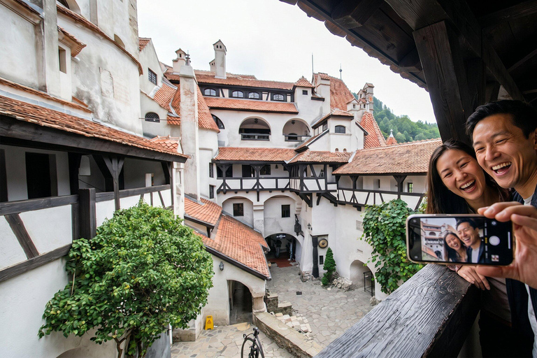 Dracula Castle-Peleș Castle-Cantacuzino Castle and Brașov COACH TOUR Audio guide in 24 languages