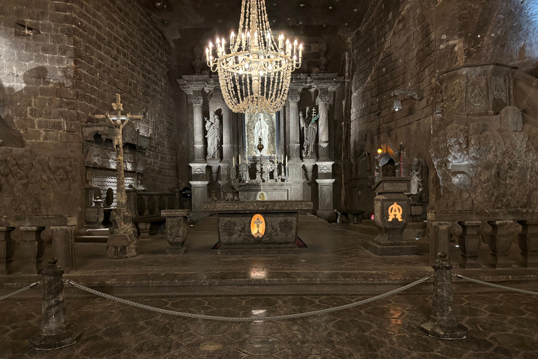 Cracóvia: Visita guiada à mina de sal de Wieliczka com transferes do hotelCracóvia: Visita guiada à mina de sal de Wieliczka com traslados do hotel