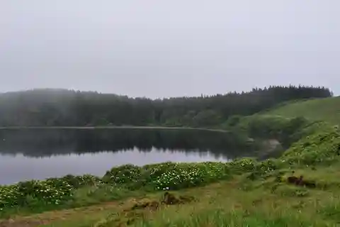 4-hour tour of Flores Island – Lagoons and incredible landscapes