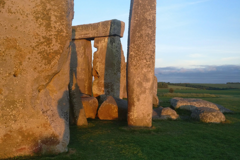 Tour di mezza giornata a Stonehenge da Bath per 2-8 avventurieri