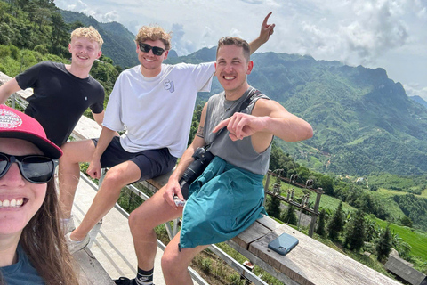 Hà Giang HORIZONTE DE DIVINIDAD Tour con jinete local fácil 3 DíasHa Giang HORIZONTE DE DIVINIDAD Tour con jinetes locales fáciles 3 Días