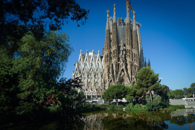 Sagrada Familia and Sailing Experience Sagrada Familia & Sailing Experience