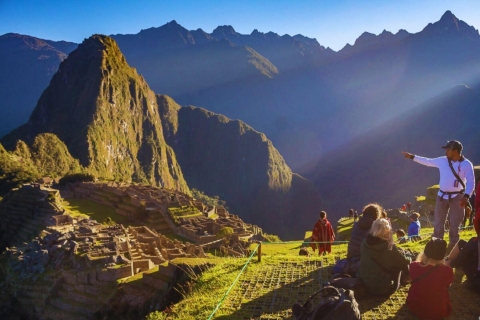 Depuis Cusco : 2 jours d'excursion au Machu Picchu, au coucher ou au lever du soleilDepuis Cusco : 2 jours d'excursion au Machu Picchu, lever du soleil standard