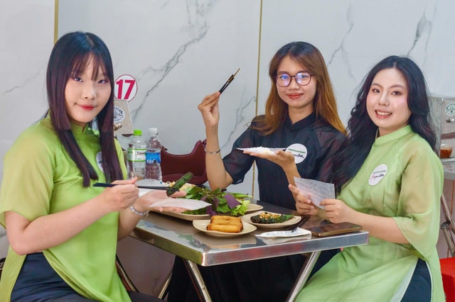 HCMC: 3 Michelin-starred meals and 1 dessert by motorbike