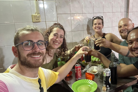 Phnom Penh: Hidden Gems Walking Tour with Local Guide