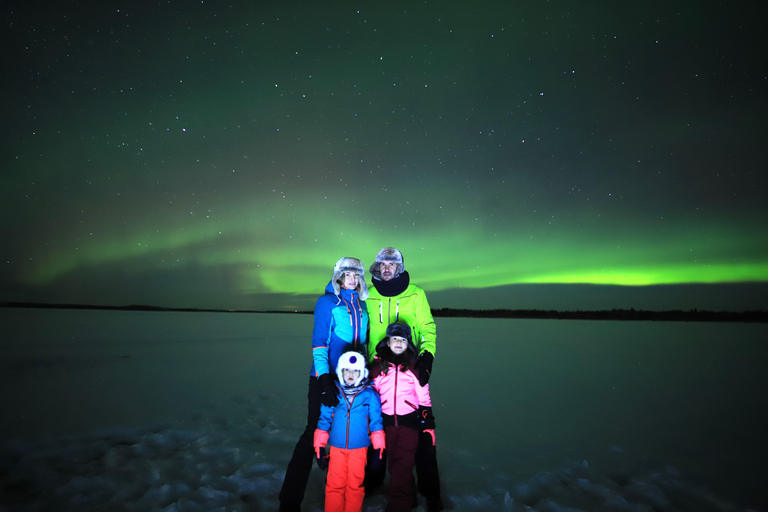 Levi: La magia dell&#039;aurora boreale - Osservazione delle stelle con il telescopioLevi: La magia dell&#039;aurora boreale – Osservare le stelle con il telescopio
