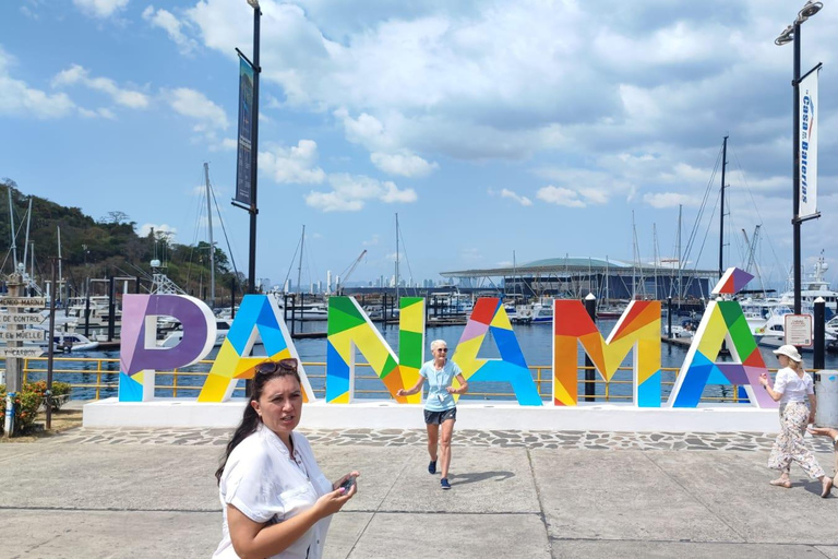 Panamá: Hábitat del Perezoso, Antigua Zona del Canal y Visita al Casco AntiguoSólo desde el Hotel City. No Sueños