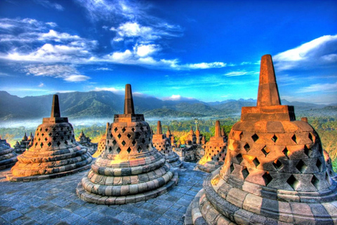 Yogyakarta:Amanecer en el Monte Merapi, Subida a Borobudur y Prambanan