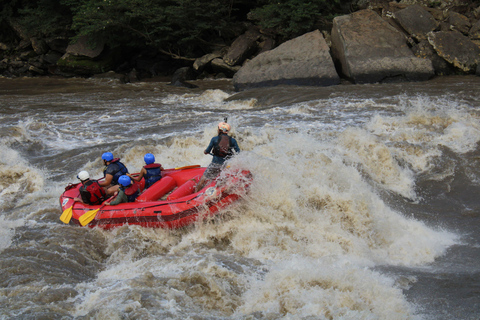 Rafting Rio Suarez, Santander: Daag de extreme stromingen uit in een Canyon