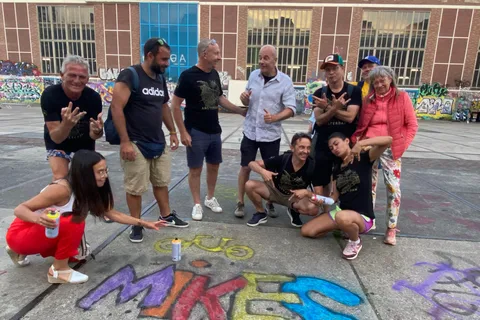 Amsterdam: Mike's Urban Bike Tour, Graffiti & Magnet Fishing