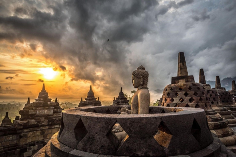 Yogyakarta : Borobudur Sonnenuntergang & Kedung Kayang Wasserfall