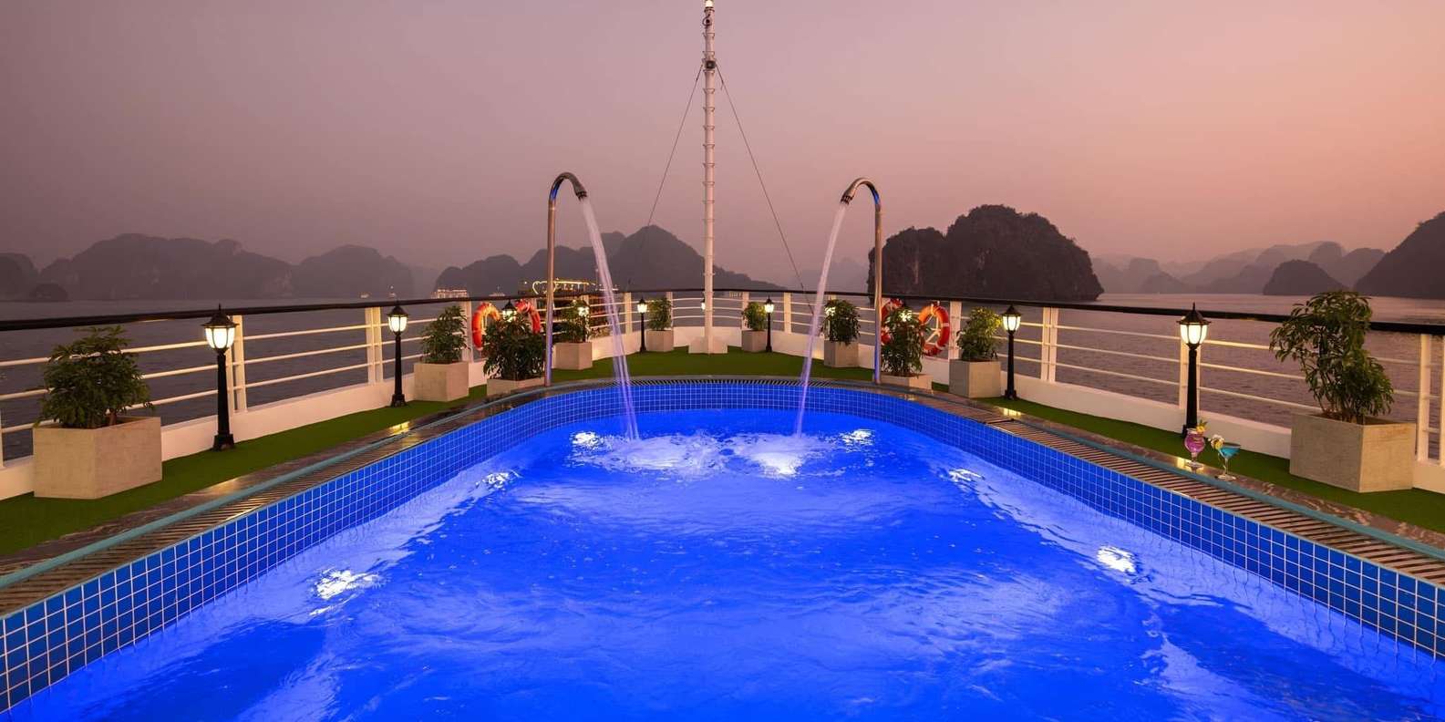 Halong Bay cruise — photo 64