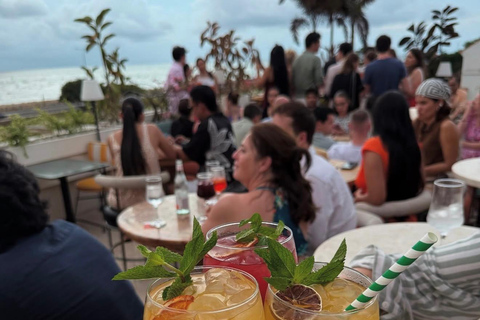 Cartagena: Rooftop Tour, Cocktails and Music