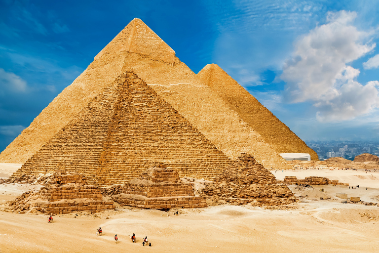 Cairo: Pyramids, Sakkara &amp; Memphis Private Tour with Lunch