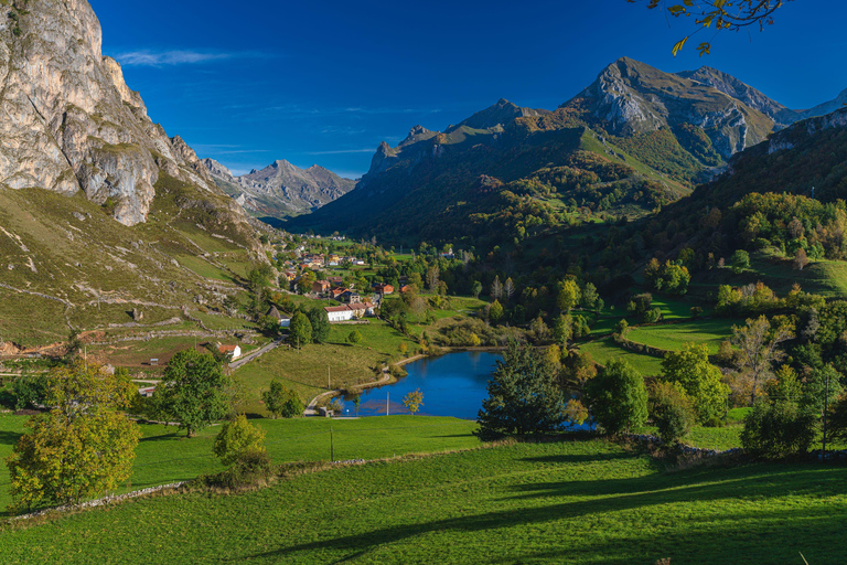 From Oviedo and Gijón: Day Trip to the Somiedo Lakes and the Senda del Oso From Gijón in Spanish: Trip to the Somiedo Lakes and Senda del Oso