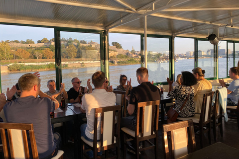 Belgrade: Open-Boat Sunset Cruise with Live GuideBelgrade: Guided City Boat Cruise