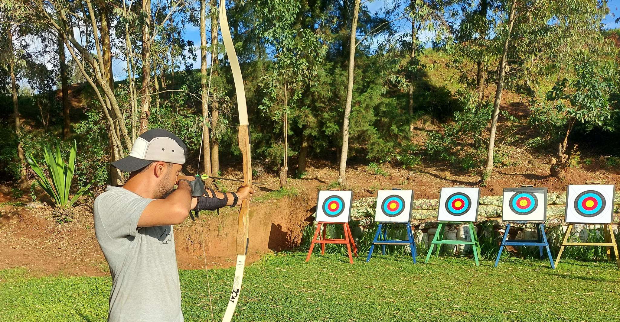 Bliss des yeux de taureaux, aventure à l'arc dans le mont Kigali - Hizvo