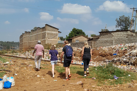 Nairobi: tour di mezza giornata della baraccopoli di Kibera con un imprenditore sociale