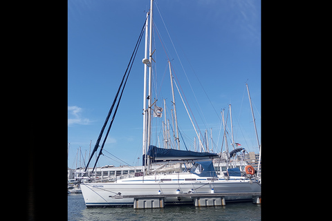 Lisboa: Passeio de Barco ao Pôr-do-Sol no Rio Tejo com Welcome DrinkLisboa: Passeio de barco ao pôr do sol no rio Tejo com Welcome Drink