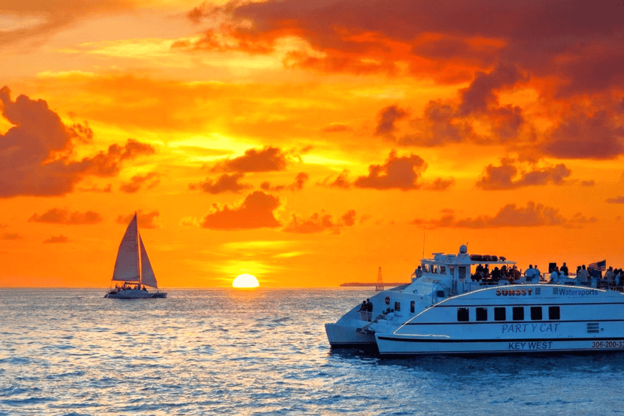Key West: Dinner Cruise bei Sonnenuntergang mit offener Bar und Live-Musik. Foto: GetYourGuide