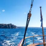 Porto di Santorini: Crociera al vulcano, alle sorgenti termali e a Thirassia
