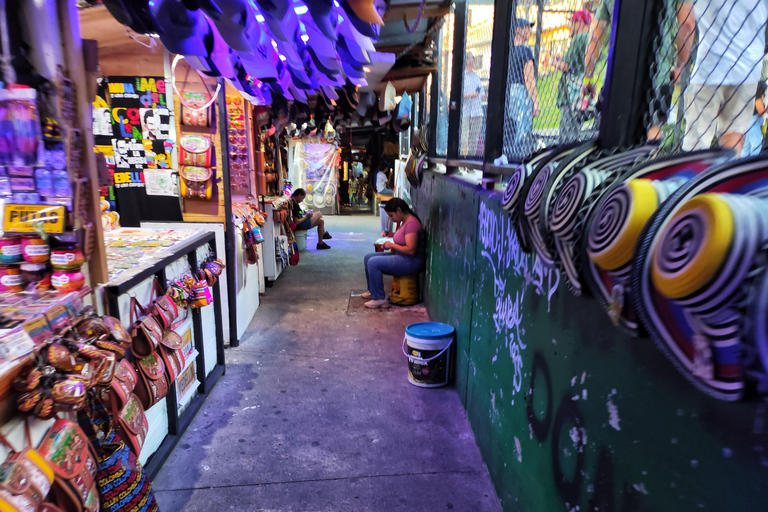 Medellín: Tour durch die Comuna 13, den Botero Park und den Metrocable mit einem lokalen Guide