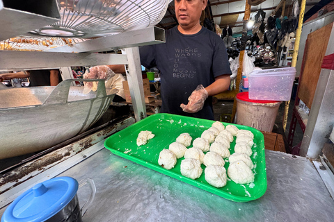 Jakarta Nights Food Tour with 15+ Tastings