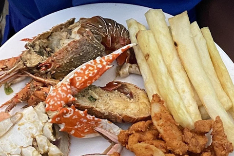 Accra: Sunsets, Famous Beaches & Bars Tour with a Free Drink