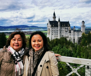 Munich: Neuschwanstein by Bus with Alpine Bike Ride & Swim
