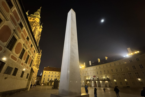 Prague: VIP Prague Castle Night Walk with Panoramic Views VIP Prague Castle Night Walk with Panoramic Views (German)