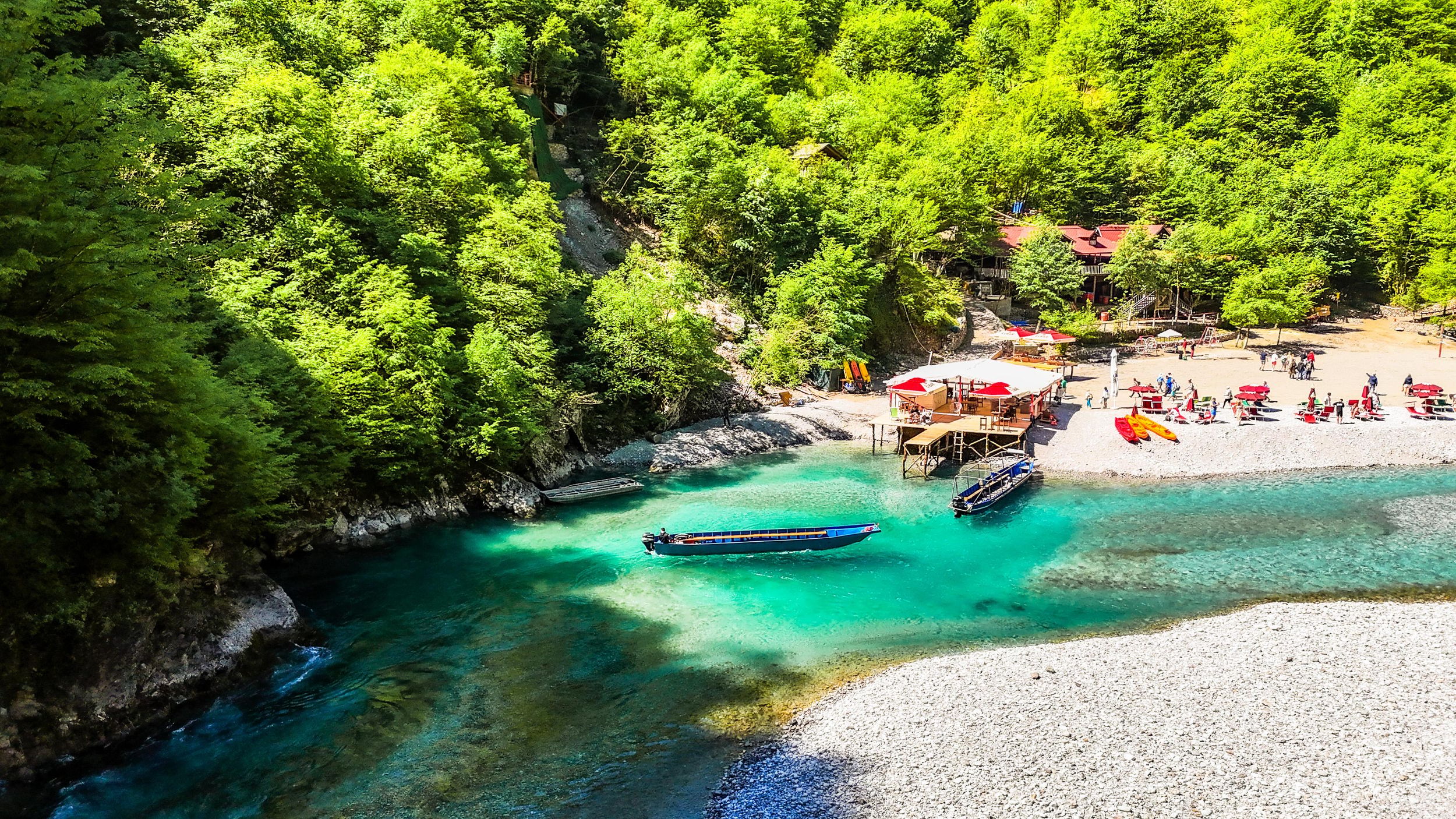Ab Tirana/Durrës: Shala-Fluss, Bootsfahrt auf dem Koman-See