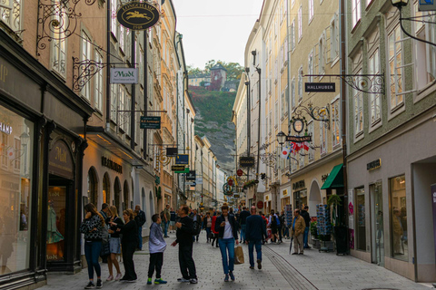 Salzburg: Munich Tour with Transfers, Hotel, Meals & Drinks
