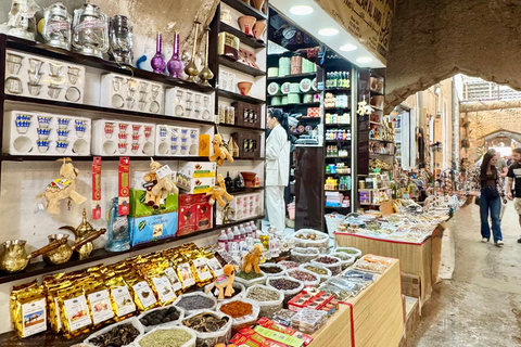 Nizwa, Al Hamra & Misfat Al Abriyeen: Guided tour in German.