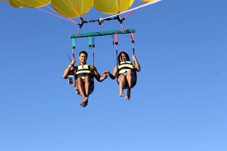 Cancún: Excursión combinada de snorkel, paravelismo y moto acuática