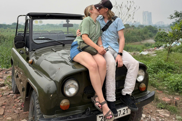 Hanoi Jeep Tour Private: Hidden Art House & Custom Route Private tour for 2 people