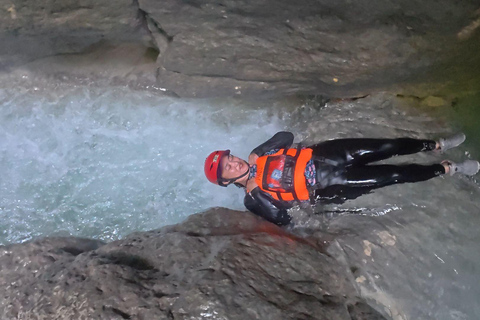 Cebu: Oslob Whaleshark Watching Canyoneering ritiro privato