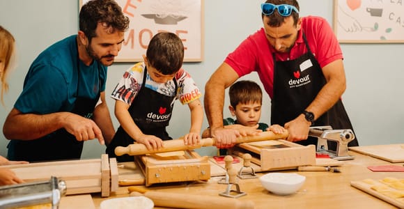 Rome: Fresh Pasta-Making Class with Wine and Gelato