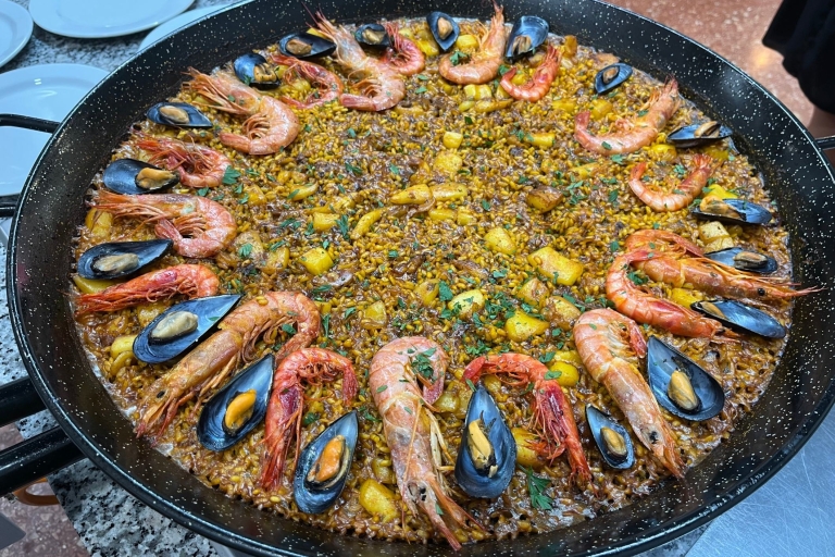 Valencia: Taller guiado de paella, tapas y bebidasTaller de paella de marisco