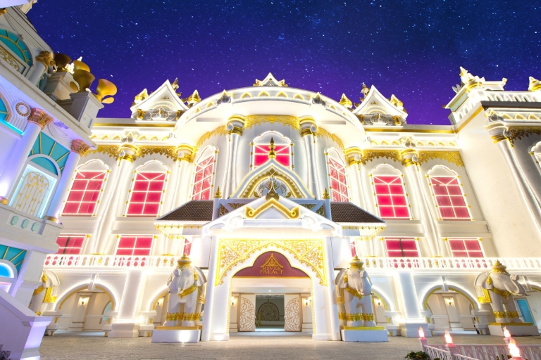 Phuket: Carnival Magic Ticket mit Abendessen und TransferKöniglicher Sitz