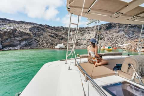 Santorini: Luxury Small Group Catamaran w/ Meal & Open Bar