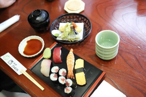 Visite du marché aux poissons de Tsukiji et fabrication de sushis