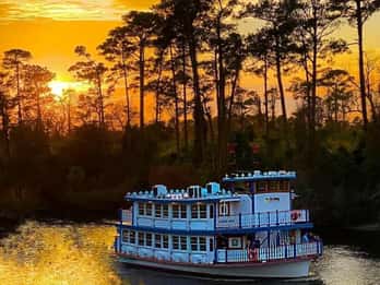 North Myrtle Beach: Dinner Cruise on a Paddle Wheel Boat