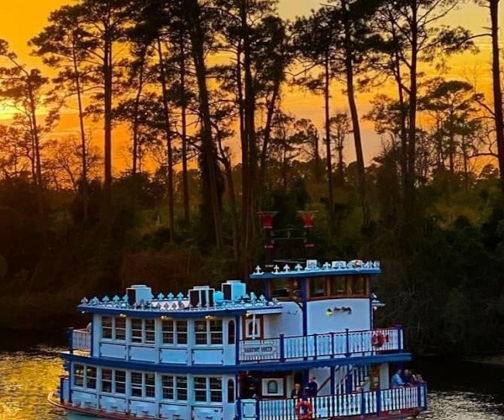 North Myrtle Beach: Dinner Cruise on a Paddle Wheel Boat