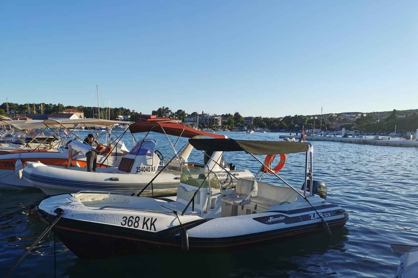 クルク島 ボートレンタル Zar 53