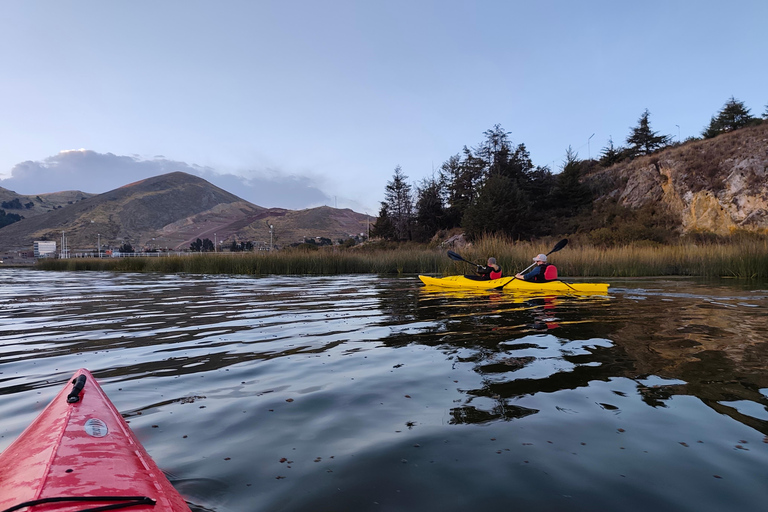 Puno : excursion de 2 jours en kayak aux îles Uros et séjour à AmantaniPuno : excursion de deux jours en kayak aux îles Uros et Amantani