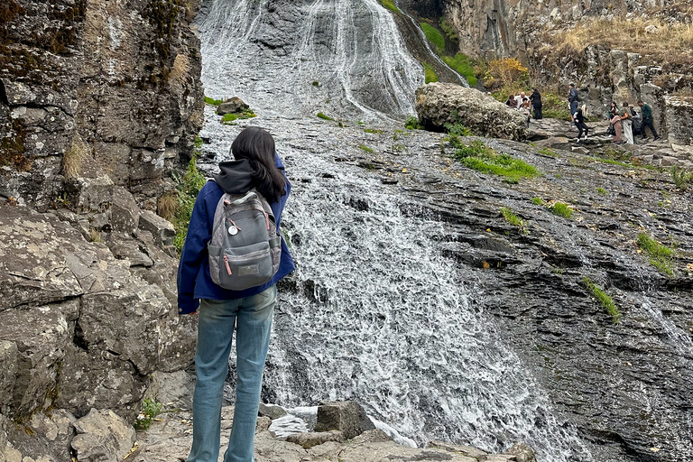 从埃里温出发：霍尔维拉普、诺拉万克、杰尔穆克和鸟洞霍尔维拉普、诺拉旺克、杰尔穆克私人观光（不含导游）